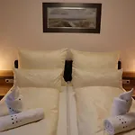 Landhaus-appartements Warraich שלאדמינג