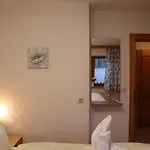 Landhaus-appartements Warraich שלאדמינג