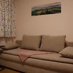 Landhaus-appartements Warraich דירה *