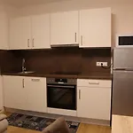 Landhaus-appartements Warraich
