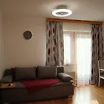 Landhaus-appartements Warraich * שלאדמינג