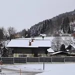 Landhaus-appartements Warraich *