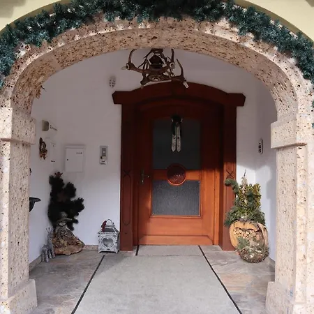 Landhaus-appartements Warraich * Шладмінг