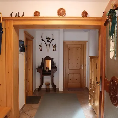 Апартаменти Landhaus-appartements Warraich Шладмінг