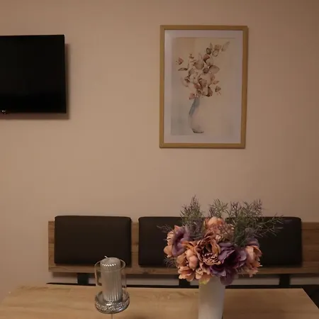 Landhaus-appartements Warraich Daire *