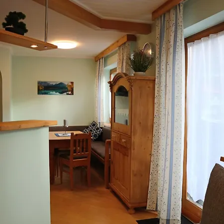 Landhaus-appartements Warraich Apartment *