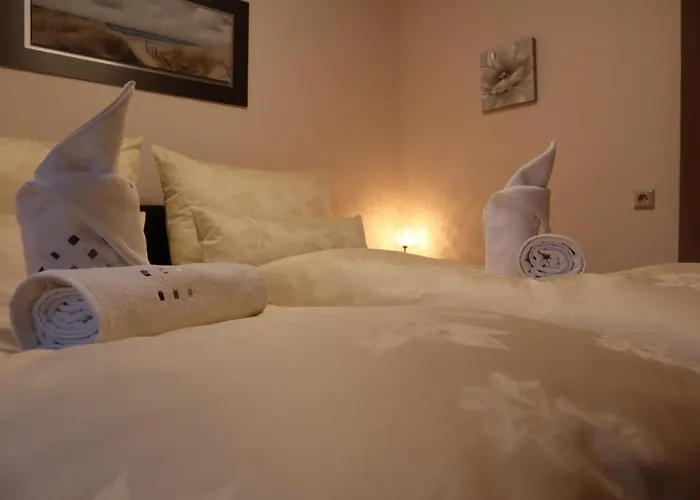 Landhaus-appartements Warraich Apartmán *