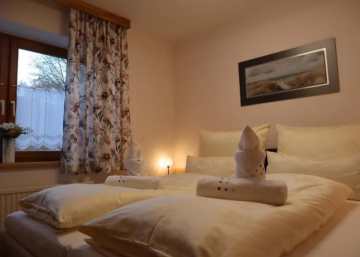 Landhaus-appartements Warraich Apartman *